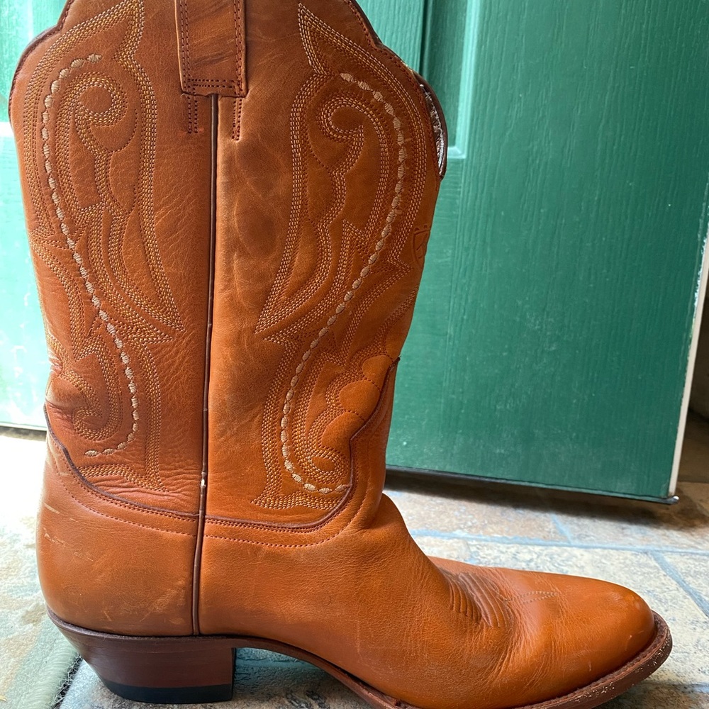 womens ariat cowboy boots